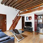 Paris Marais Ville De Verre77